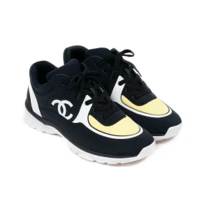 Low Top Sneakers (Black)